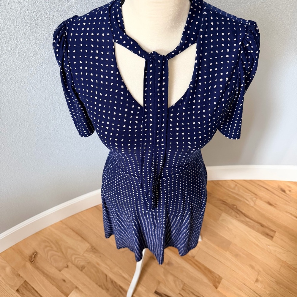 GILLI Navy and White Dot Tie-Front Midi Dress - Picture 3 of 9